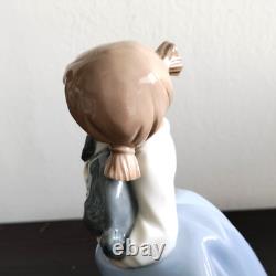 Timeless Lladro NAO Figurine'Girl Holding Sleepy Puppy' Spain Porcelain 7.5