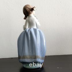 Timeless Lladro NAO Figurine'Girl Holding Sleepy Puppy' Spain Porcelain 7.5