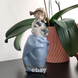 Timeless Lladro NAO Figurine'Girl Holding Sleepy Puppy' Spain Porcelain 7.5