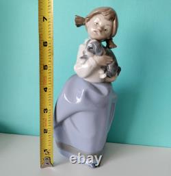 Timeless Lladro NAO Figurine'Girl Holding Sleepy Puppy' Spain Porcelain 7.5