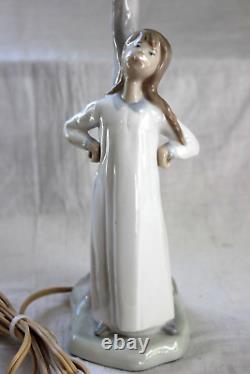 VINTAGE 1977 LLADRO NAO FIGURINE LAMP GIRL With HANDS ON HIPS GLOSSY MADE IN SPAIN