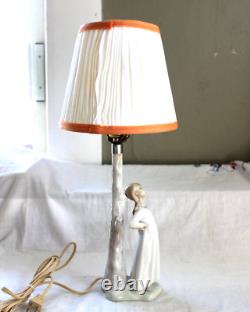 VINTAGE 1977 LLADRO NAO FIGURINE LAMP GIRL With HANDS ON HIPS GLOSSY MADE IN SPAIN