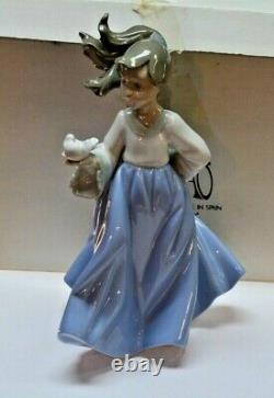 VINTAGE NAO BY LLADRO DAISA 1988 VUELA 7.5 GIRL With DOVE FIGURE WithBOX MINT