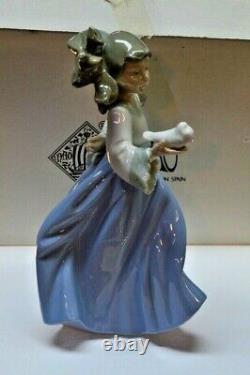 VINTAGE NAO BY LLADRO DAISA 1988 VUELA 7.5 GIRL With DOVE FIGURE WithBOX MINT