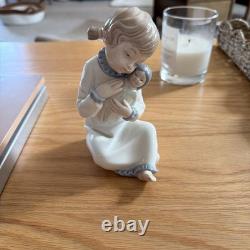 VINTAGE NAO by LLADRO #5102 GIRL WITH A DOLL