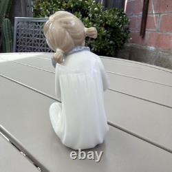 VINTAGE NAO by LLADRO #5102 GIRL WITH A DOLL