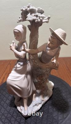 VTG 1970s NAO BY LLADRO BOY & GIRL WITH DOVE PORCELAIN FIGURINE 12X7