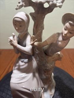 VTG 1970s NAO BY LLADRO BOY & GIRL WITH DOVE PORCELAIN FIGURINE 12X7
