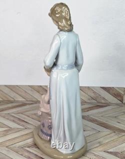 VTG 1982 Retired Nao Lladro 11 Mother Brushing Girls Hair Porcelain Figure #349