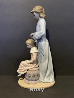 VTG 1982 Retired Nao Lladro 11 Mother Brushing Girls Hair Porcelain Figure #349