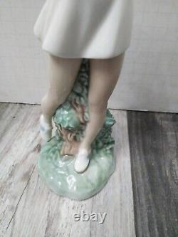VTG 1984 NAO Lladro, 9.5'' Lady Golfer, Out Of The Rough, Porcelain Figure #450