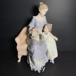 VTG LLADRO NAO Style Mother Daughter Chair 9 Porcelain Figure Not Signed