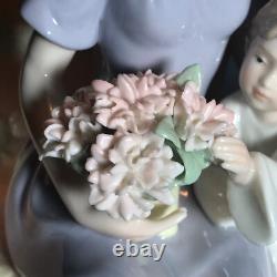 VTG LLADRO NAO Style Mother Daughter Chair 9 Porcelain Figure Not Signed