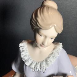 VTG LLADRO NAO Style Mother Daughter Chair 9 Porcelain Figure Not Signed