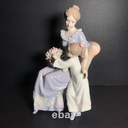 VTG LLADRO NAO Style Mother Daughter Chair 9 Porcelain Figure Not Signed