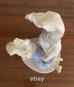 VTG NAO by LLADRO Statue Children Playing PILLOW FIGHT Figurine- SPAIN Read