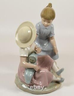 Very Cute Lladro Nao Figure It's My Doll Siblings Arguing over a doll 0280