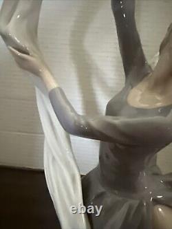 Vintage 1977 NAO by Lladro Dancer With Veil Porcelain Ballerina Figurine Lla1