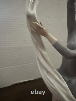 Vintage 1977 NAO by Lladro Dancer With Veil Porcelain Ballerina Figurine Lla1