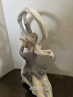 Vintage 1977 NAO by Lladro Dancer With Veil Porcelain Ballerina Figurine Lla1