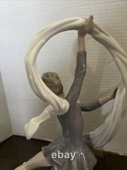 Vintage 1977 NAO by Lladro Dancer With Veil Porcelain Ballerina Figurine Lla1