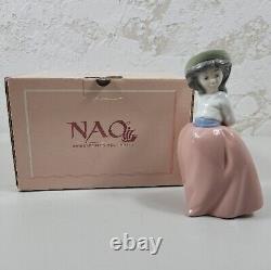 Vintage 1997 Nao Lladro Little Girl on Placid Walk Figurine 01291 Original Box