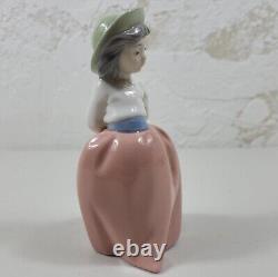 Vintage 1997 Nao Lladro Little Girl on Placid Walk Figurine 01291 Original Box