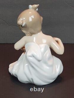 Vintage 1998 Porcelain Nao By Lladro Hand Made in Spain My Blanky Figure #1337
