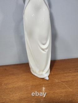 Vintage 1999 NAO by Lladro Hand Made Porcelain Figurine 14 Floral Beauty 1344