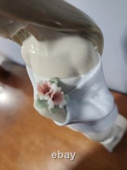 Vintage 1999 NAO by Lladro Hand Made Porcelain Figurine 14 Floral Beauty 1344