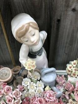 Vintage Lladro 1454 Flowers of the Season. The Lady Flower Sales Rare Uniquely