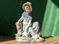 Vintage Lladro Figure Girl Watering Cat Porcelain Statue Nao 1980 MADE IN SPAIN