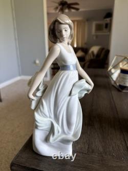 Vintage Lladro NAO #1343 Walking On Air 11 Porcelain Figurine Pristine Cond