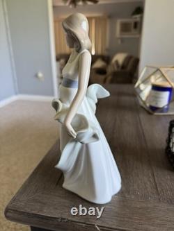 Vintage Lladro NAO #1343 Walking On Air 11 Porcelain Figurine Pristine Cond