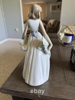 Vintage Lladro NAO #1343 Walking On Air 11 Porcelain Figurine Pristine Cond