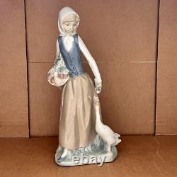 Vintage Lladro NAO 1977 Porcelain Figurine Girl With Goose Hand Made In Spain