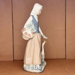 Vintage Lladro NAO 1977 Porcelain Figurine Girl With Goose Hand Made In Spain