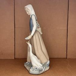 Vintage Lladro NAO 1977 Porcelain Figurine Girl With Goose Hand Made In Spain