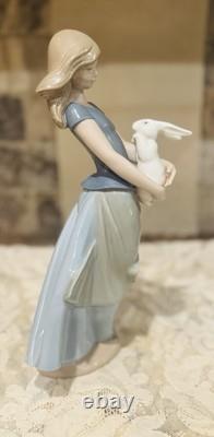 Vintage Lladro NAO Girl With Rabbit #0762 Glossy Finish RARE Vintage Lladro NAO Girl With Rabbit #0762 Glossy Finish RARE