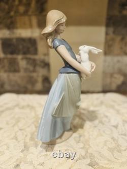 Vintage Lladro NAO Girl With Rabbit #0762 Glossy Finish RARE Vintage Lladro NAO Girl With Rabbit #0762 Glossy Finish RARE