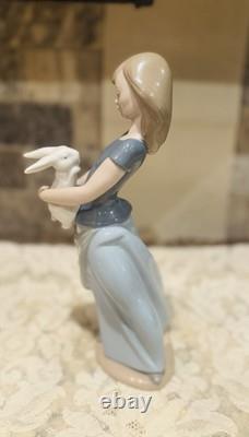 Vintage Lladro NAO Girl With Rabbit #0762 Glossy Finish RARE Vintage Lladro NAO Girl With Rabbit #0762 Glossy Finish RARE