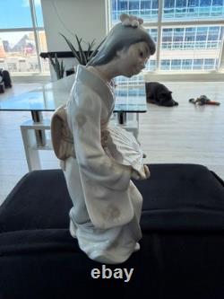 Vintage Lladro NAO Porcelain Geisha Girl With Fan