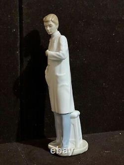 Vintage Lladro Nao Male Doctor Porcelain Figurine Handmade in Spain 13.5