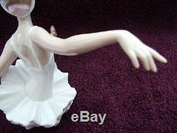 Vintage Lladro Porcelain Ballerina Figurine Graceful Dancer 05920 Swan Ballet