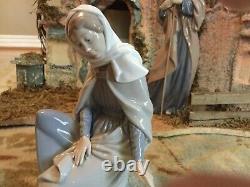 Vintage NAO By Lladro 5 Piece Nativity Set