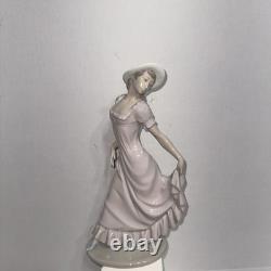 Vintage NAO By Lladro Elegant Lady Porcelain Figurine Made In Spain #764/10764