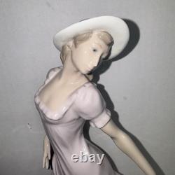 Vintage NAO By Lladro Elegant Lady Porcelain Figurine Made In Spain #764/10764