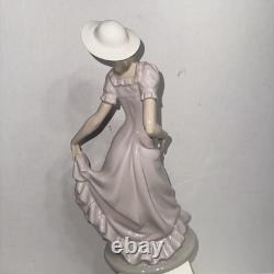 Vintage NAO By Lladro Elegant Lady Porcelain Figurine Made In Spain #764/10764