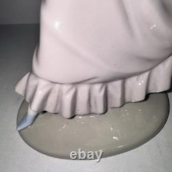 Vintage NAO By Lladro Elegant Lady Porcelain Figurine Made In Spain #764/10764