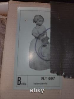 Vintage NAO Lladro #697 Valencia Girl Made In Spain With Box
